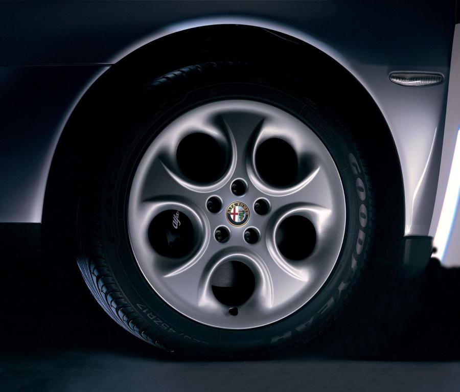 Колеса Alfa Romeo 166 (936) 1998 года  (фото 18 из 73)